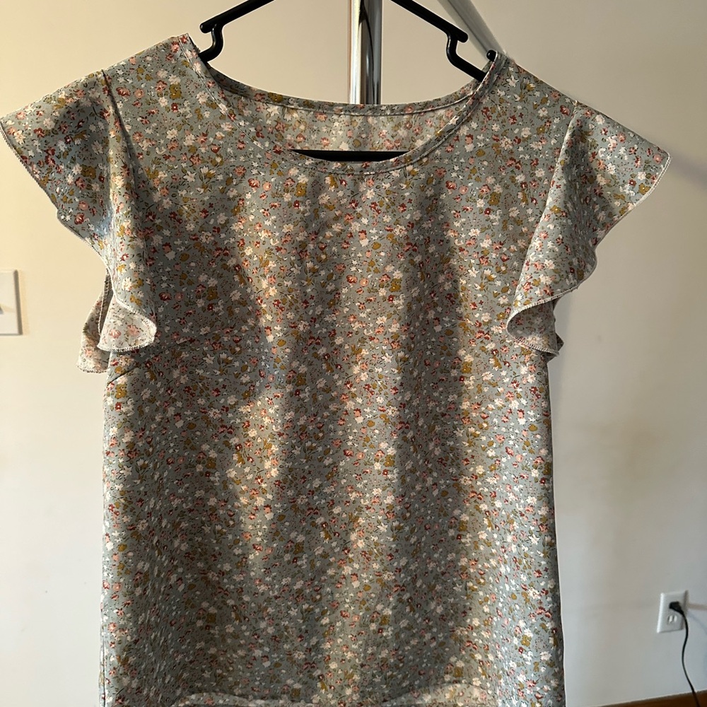 Floral Ruffle Sleeve Top